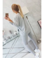 Súprava s oversize šedou blúzkou