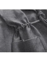 Voľný krátky dámsky kabát v grafitovej farbe (2727) Voľný krátky dámsky kabát v grafitovej farbe (2727)