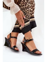 Lakierowane Sandały Damskie Na Koturnie Czarne Vliraya