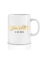 Personalizovaný klasický biely keramický hrnček s objemom 300 ml s menami novomanželov