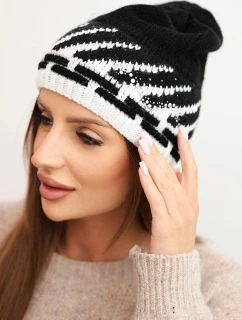 Dámska zimná vlnená čiapka s geometrickým vzorom a kamienkami K469 čierna