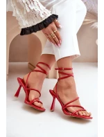 Stylowe Sandały Na Szpilce Z Paskami Czerwone Saredi