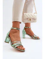 Sandále na podpätku model 194991 Vykročte štýlovo