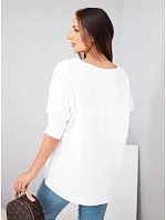 Dámska bavlnená oversized blúzka s výstrihom do V a predĺženým zadným dielom, biela Dámska bavlnená oversized blúzka s výstrihom do V a predĺženým zadným dielom, biela