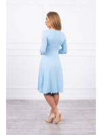Šaty s výrezom pod prsiami modré