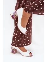 Skórzane Czółenka Z Ozdobnym Obcasem Lewski Shoes 2608/K Białe