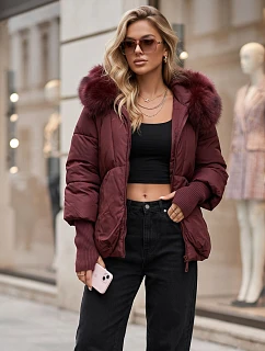 Dámska zimná prešívaná bunda s kožušinovým lemom, bordová, FashionStreet TY5992