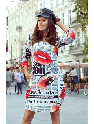 SOPHIE - Pohodlné dámske oversize šaty s novinovým vzorom 281-1 SOPHIE - Pohodlné dámske oversize šaty s novinovým vzorom 281-1