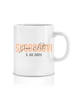 Personalizovaný klasický biely keramický hrnček s objemom 300 ml s menami novomanželov
