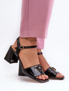 Eleganckie Lakierowane Sandały Na Słupku Czarne D&A MR38-660