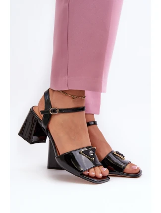Eleganckie Lakierowane Sandały Na Słupku Czarne D&A MR38-660