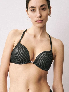 Model Push-up 229890 od značky Triumph