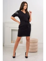 Šaty s krídlami na ramenách čiernej Šaty s krídlami na ramenách čiernej