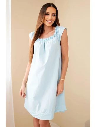 Dámske bavlnené šaty s volánovým výstrihom a volánom modrej farby Dámske bavlnené šaty s volánovým výstrihom a volánom modrej farby