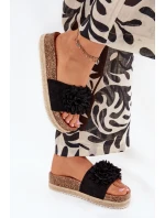 Klapki Damskie Na Platformie Z Ozdobnymi Kwiatkami Czarne Tessara