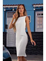 M667 Šaty Shaeth s ozdobnou retiazkou na chrbte - ecru