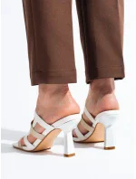 Krásne dámske nazúvaky biele na širokom podpätku Krásne dámske nazúvaky biele na širokom podpätku