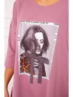 Šaty s potlačou a rozšírenou spodnou časťou tmavo ružové