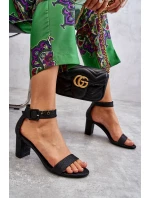 Błyszczące Sandałki Na Obcasie Czarne Maxim