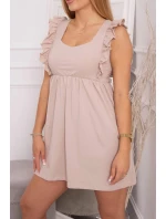 Šaty s volánmi na bokoch béžovej farby