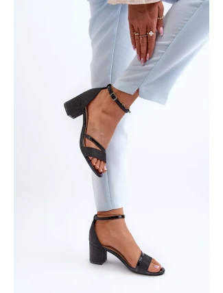 Trblietavé dámske sandále na nízkom podpätku čierne Ploemis