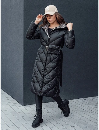 Dámsky prešívaný kabát s kapucňou TY4513 čierny – FashionStreet Dámsky prešívaný kabát s kapucňou TY4513 čierny – FashionStreet