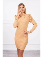 Priliehavé svetrové šaty s gombíkmi v béžovej farbe