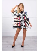 Netopierie šaty s viazaním v páse bielej