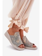 Klapki Damskie Na Koturnie Z Zamkiem Zwierzęcy Wzór Beżowe Irriva