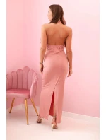 Dámske maxi šaty s odhaleným chrbtom a volánom - tmavoružové