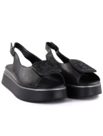 Dámske sandále na hrubej platforme čierne Potocki SZ12590