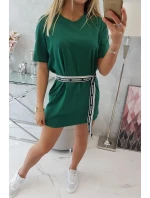 Šaty s ozdobným pásikom zelené