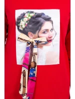 Blúzka s grafickou a farebnou 3D mašľou červená