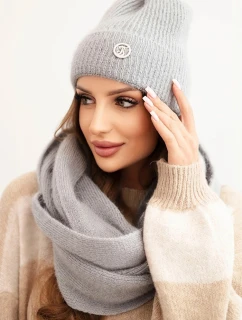 Dámska mäkká pletená súprava čiapky a šálu sivá