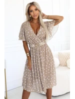 604-3 Zmyselné biele hrachové šaty s obálkovým výstrihom a ozdobným opaskom - béžové