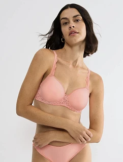 AMOURETTE - Vystužená podprsenka s ergonomickým strihom Triumph