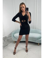 Rebrované šaty s viazaným výstrihom čiernej