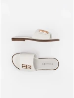 Klasické biele ponožky na plochom podpätku pre ženy Klasické biele ponožky na plochom podpätku pre ženy