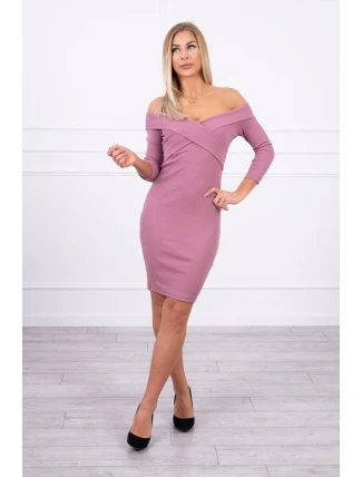 Priliehavé šaty s výstrihom do V tmavo ružové