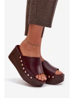 Dámské nazouváky na platformě a na podpatku s zlatými přezkami Bordó Farinelle