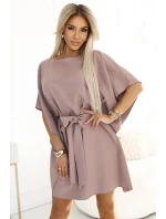 287-37 SOFIA Motýlie šaty so zaväzovaním v páse - MOCHA MOUSSE 287-37 SOFIA Motýlie šaty so zaväzovaním v páse - MOCHA MOUSSE