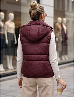 Dámska prešívaná vesta s kapucňou, bordová, FashionStreet TY5974 Dámska prešívaná vesta s kapucňou, bordová, FashionStreet TY5974