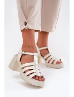Lakierowane Skórzane Sandały Damskie Na Słupku Vinceza 66621 Jasnobeżowe