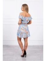 Kvetinové šaty s odhalenými ramenami v modrej farbe Kvetinové šaty s odhalenými ramenami v modrej farbe