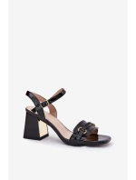 Sandále na podpätku model 215347 Vykročte štýlovo