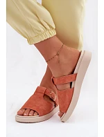 Žabky na platforme model 226520 Krok vo veľkom štýle