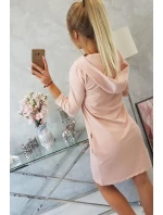 Šaty s kapucňou a vreckami tmavo púdrovo ružové