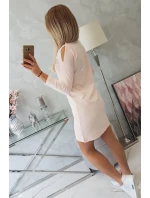 Šaty s grafikou dievčatá v 3D okuliaroch púdrovo ružové