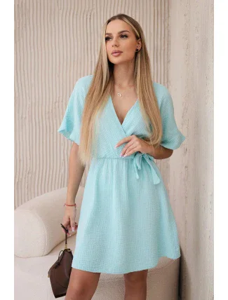 Mušelínové šaty s mätovým pásom