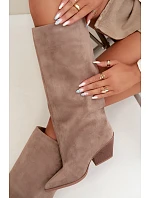 Vysoké topánky na podpätku so špicatou špičkou v khaki farbe Blenia Vysoké topánky na podpätku so špicatou špičkou v khaki farbe Blenia